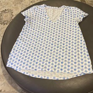 Lilly Pulitzer top with  blue turtles